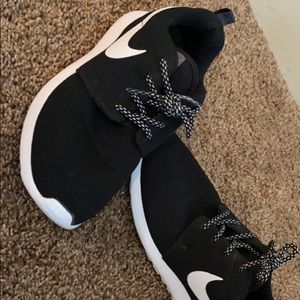 Nike roshe womens